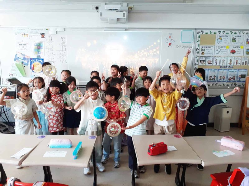 Mid-autumn-Festival-Celebration-Activity-4