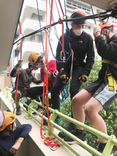 Abseiling-Activity-for-Prefect-Training-3