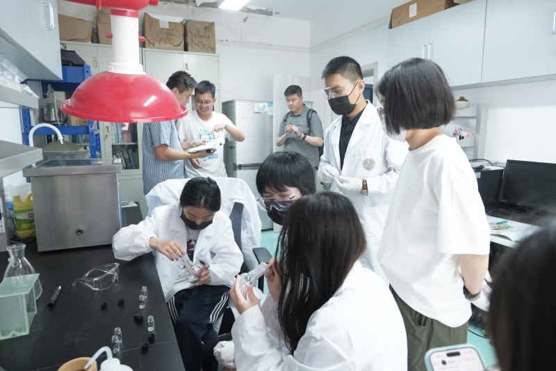 Building-a-Mini-Space-Laboratory-Aerospace-Bio-Chip-Design-Production-Research-Programme-6