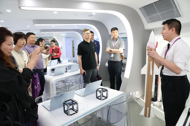 Educators-and-Students-from-Sichuan-Province-Visited-Our-School-11