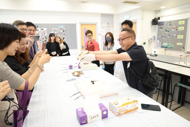 Educators-and-Students-from-Sichuan-Province-Visited-Our-School-14