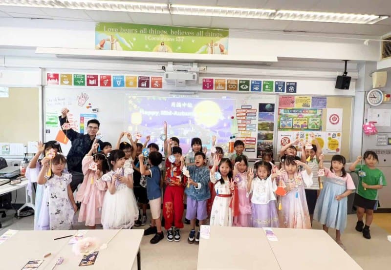 Mid-autumn-Festival-Celebration-Activity-3