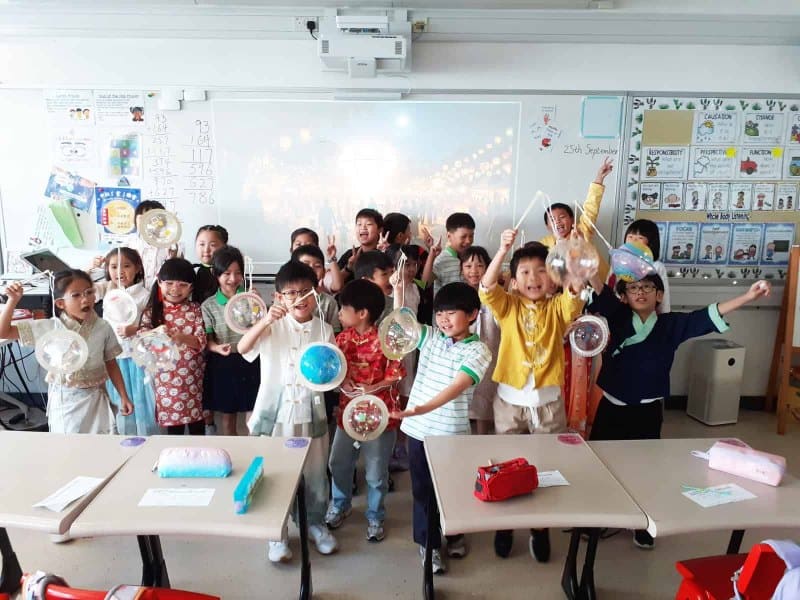 Mid-autumn-Festival-Celebration-Activity-4